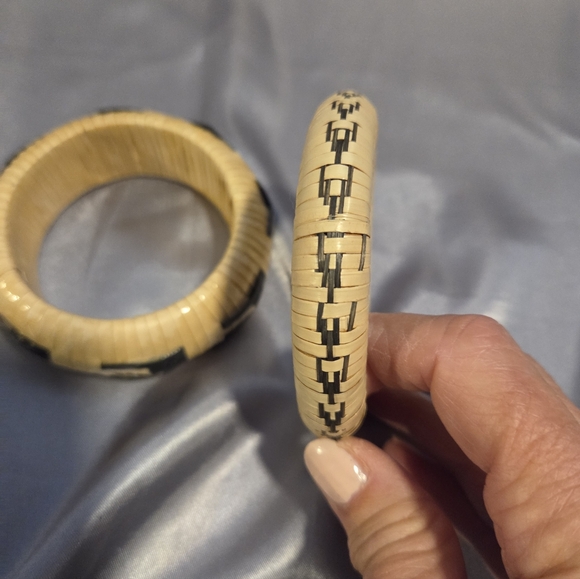 Two Rattan Cream And Black Bangles Bracelets - Picture 5 of 7